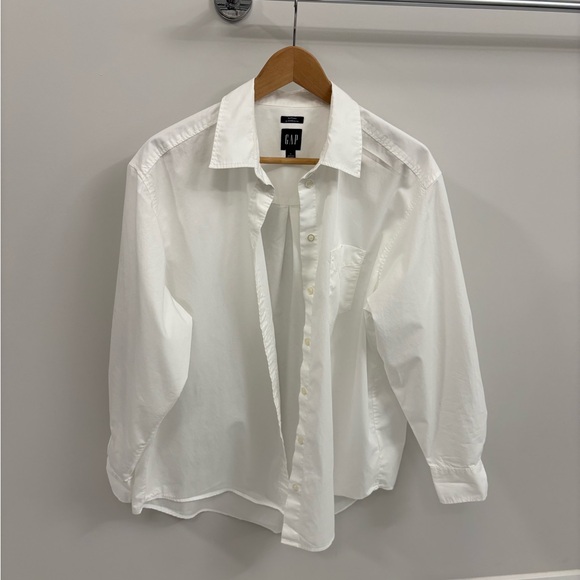 GAP Button-Up Shirt - Picture 2 of 4